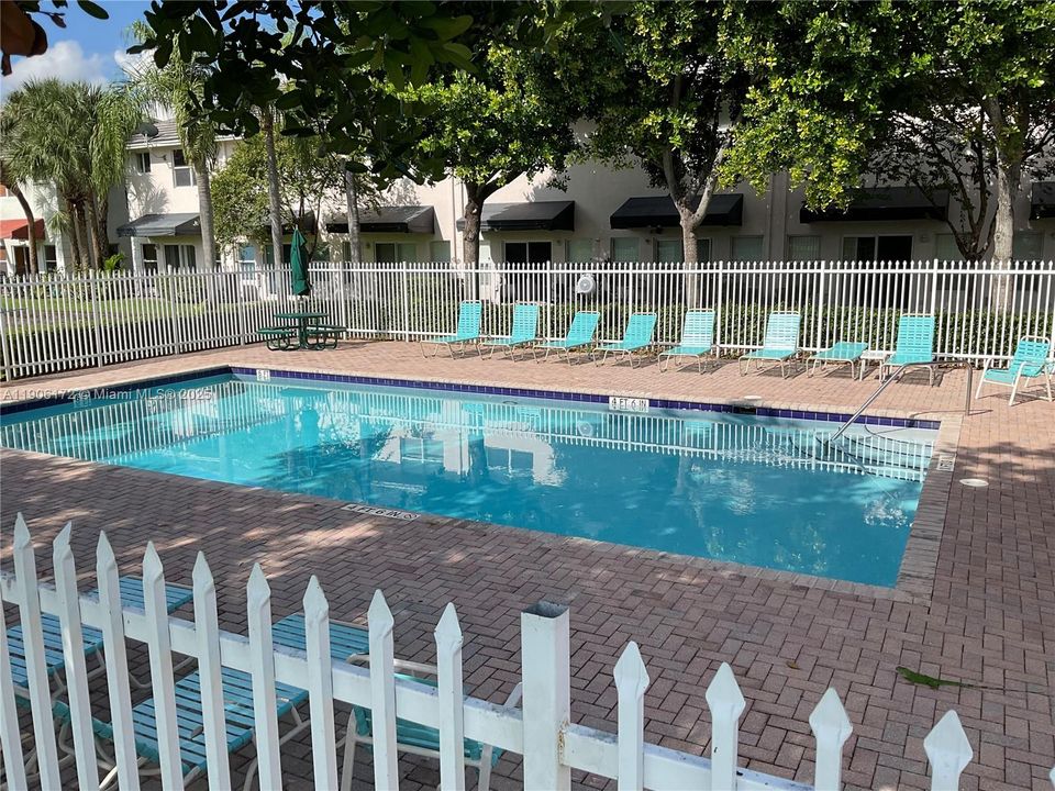 待售: $339,900 (2 贝兹, 2 浴室, 1424 平方英尺)