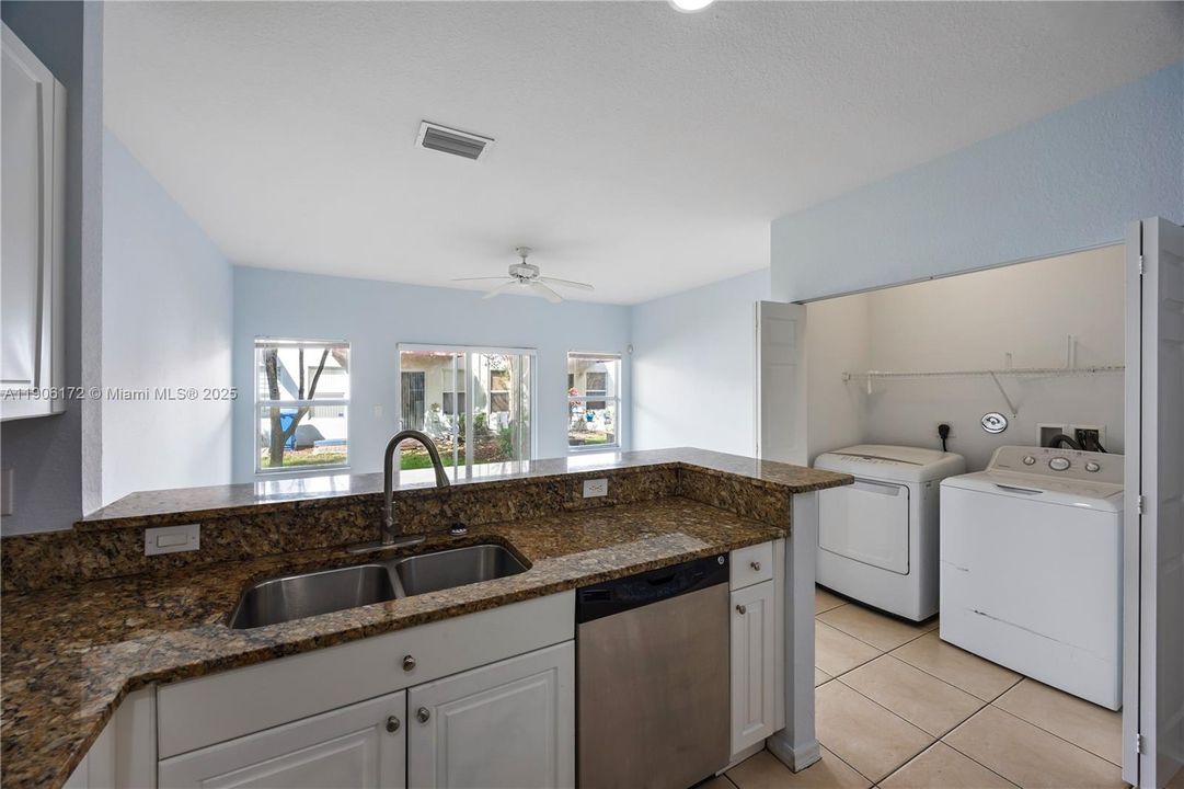 待售: $339,900 (2 贝兹, 2 浴室, 1424 平方英尺)