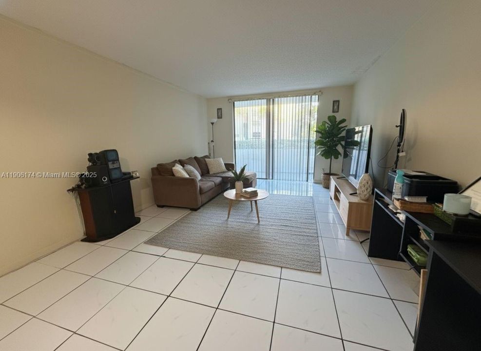 En Venta: $152,000 (2 camas, 2 baños, 1000 Pies cuadrados)