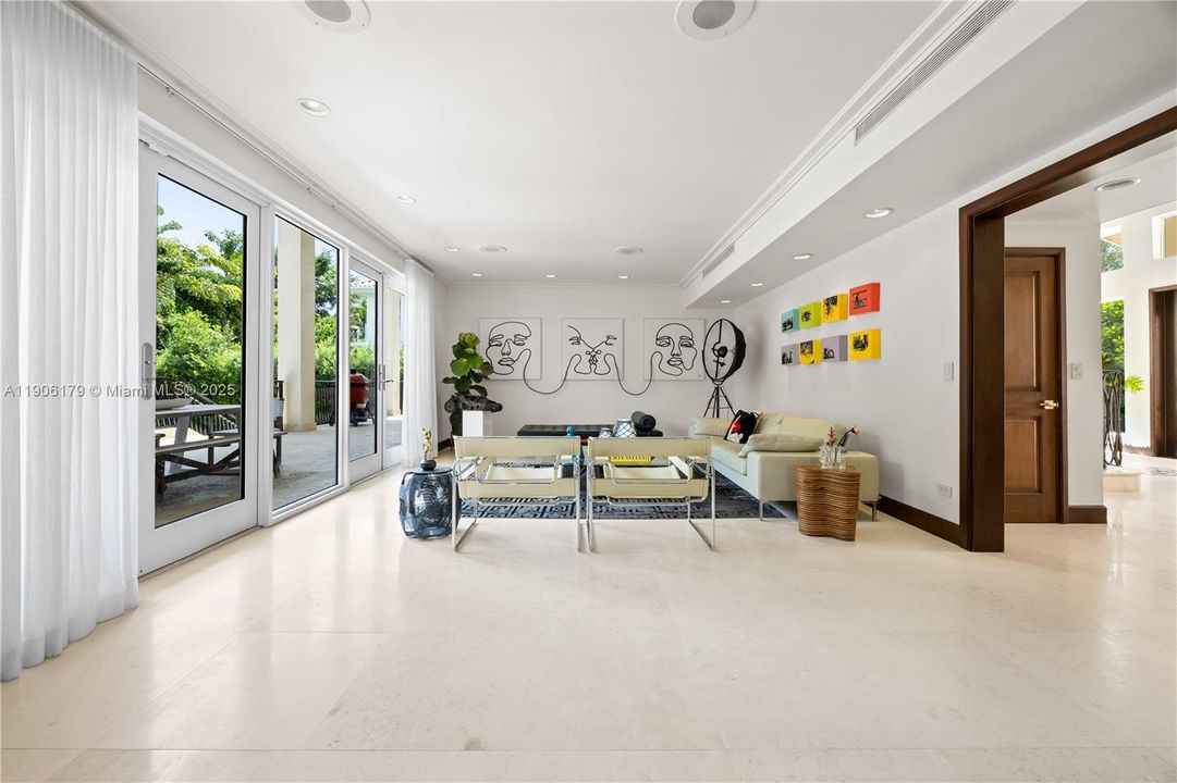 For Rent: $24,500 (6 beds, 6 baths, 5643 Square Feet)