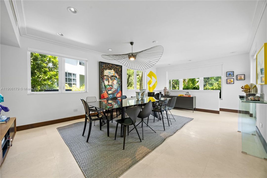 For Rent: $24,500 (6 beds, 6 baths, 5643 Square Feet)