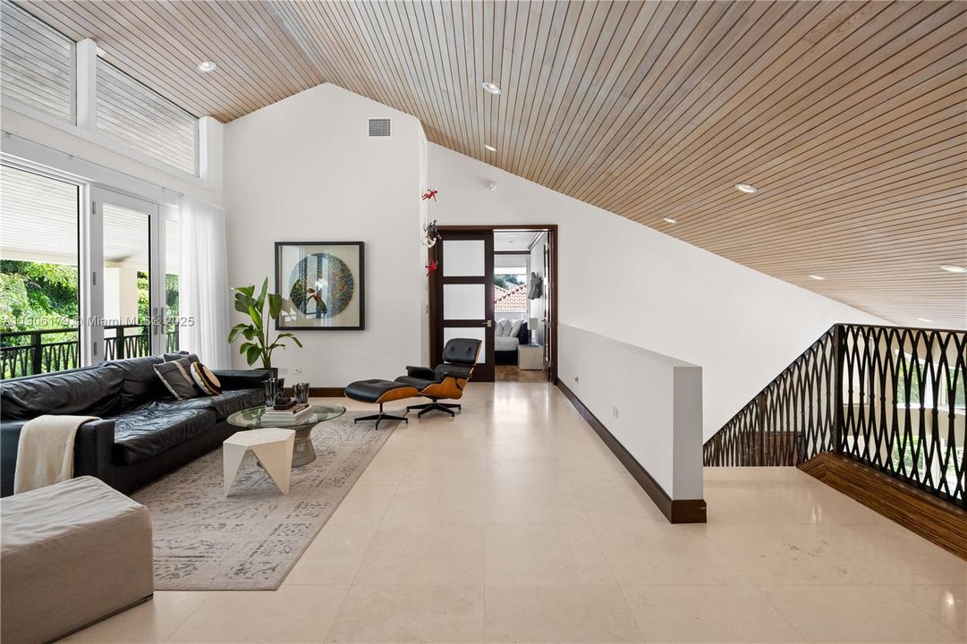 For Rent: $24,500 (6 beds, 6 baths, 5643 Square Feet)