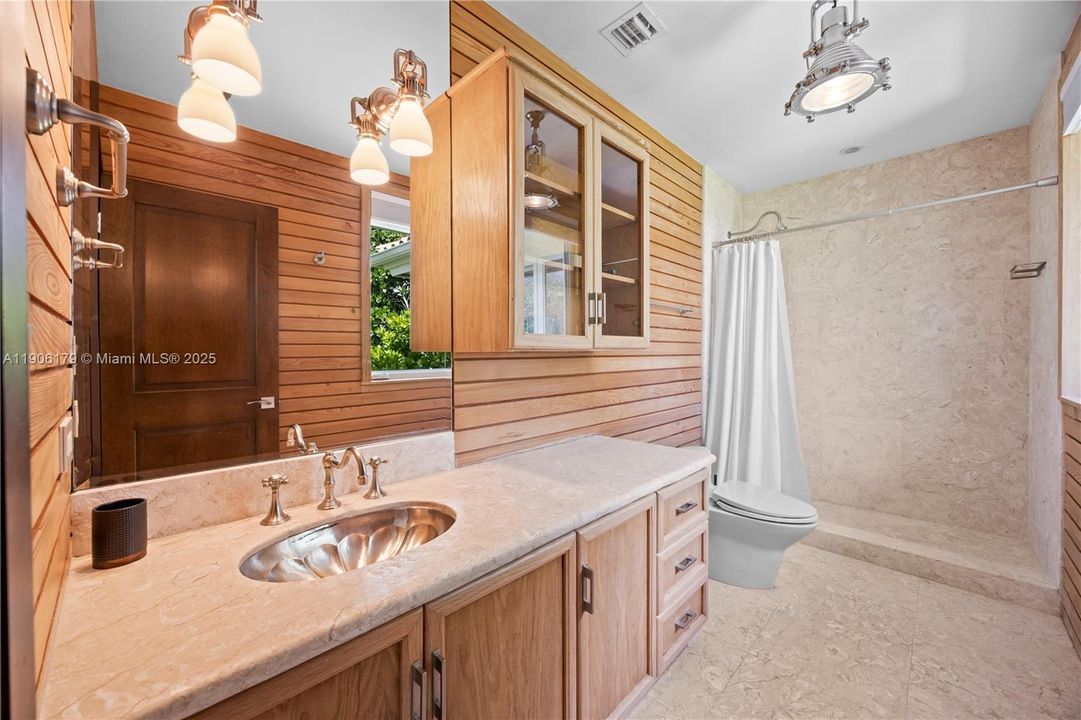 For Rent: $24,500 (6 beds, 6 baths, 5643 Square Feet)