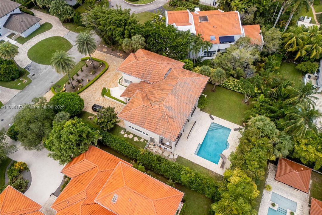 For Rent: $24,500 (6 beds, 6 baths, 5643 Square Feet)