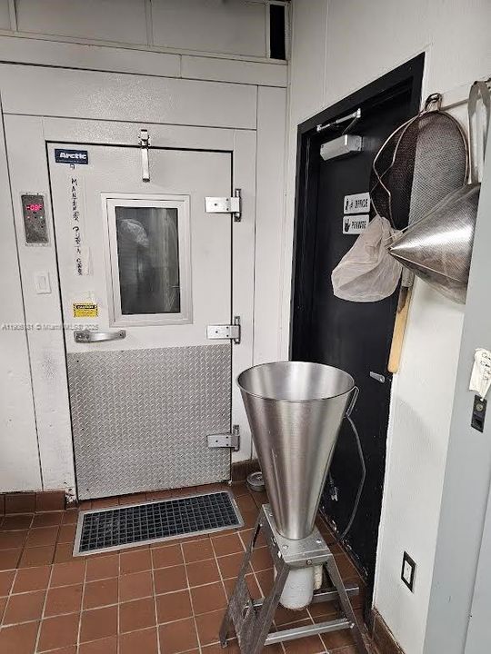 待售: $300,000 (0 贝兹, 0 浴室, 0 平方英尺)