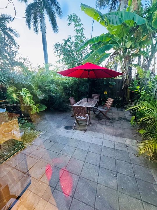 For Sale: $430,000 (3 beds, 3 baths, 1326 Square Feet)