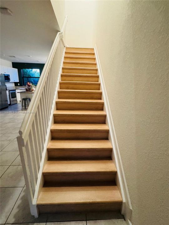 For Sale: $430,000 (3 beds, 3 baths, 1326 Square Feet)