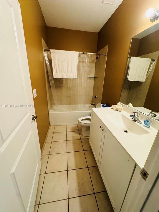 For Sale: $430,000 (3 beds, 3 baths, 1326 Square Feet)