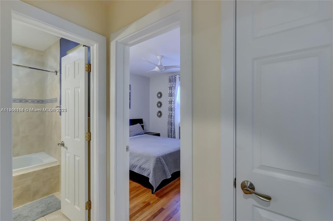 出租: $4,700 (3 贝兹, 2 浴室, 1400 平方英尺)