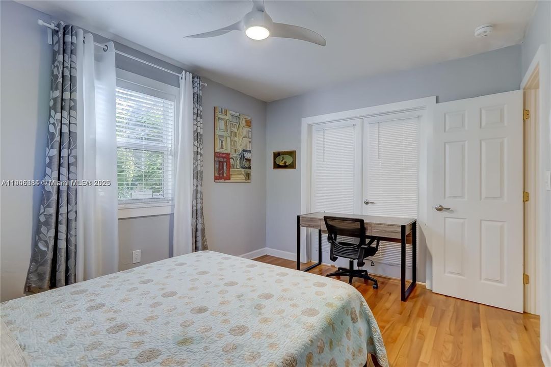 出租: $4,700 (3 贝兹, 2 浴室, 1400 平方英尺)