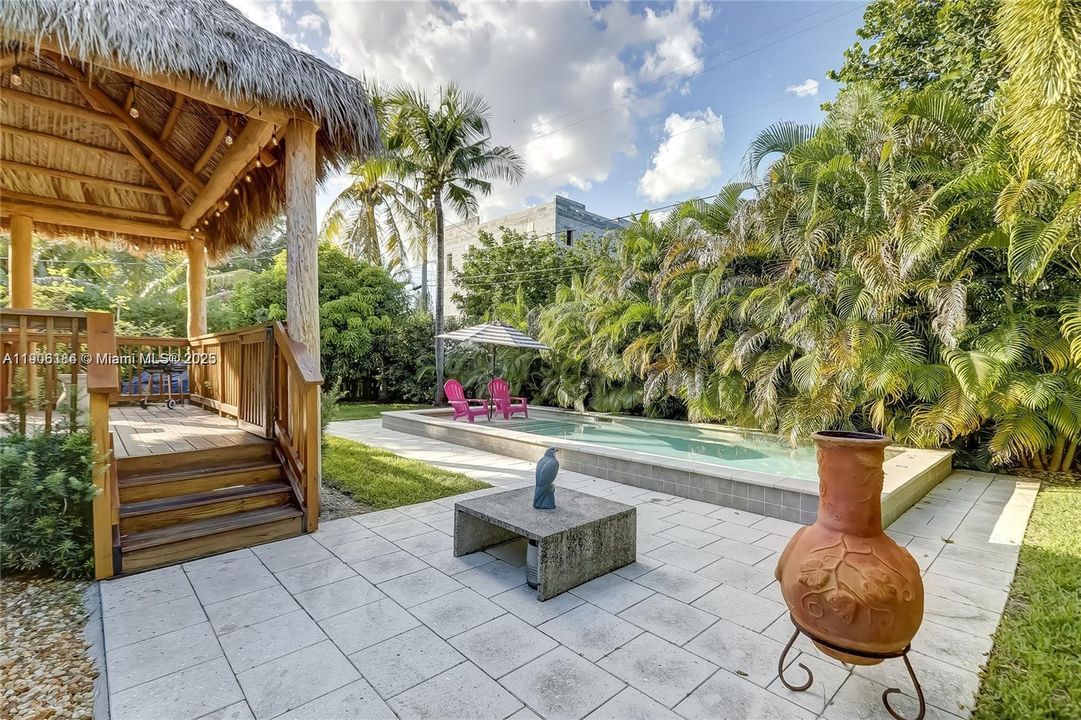 出租: $4,700 (3 贝兹, 2 浴室, 1400 平方英尺)