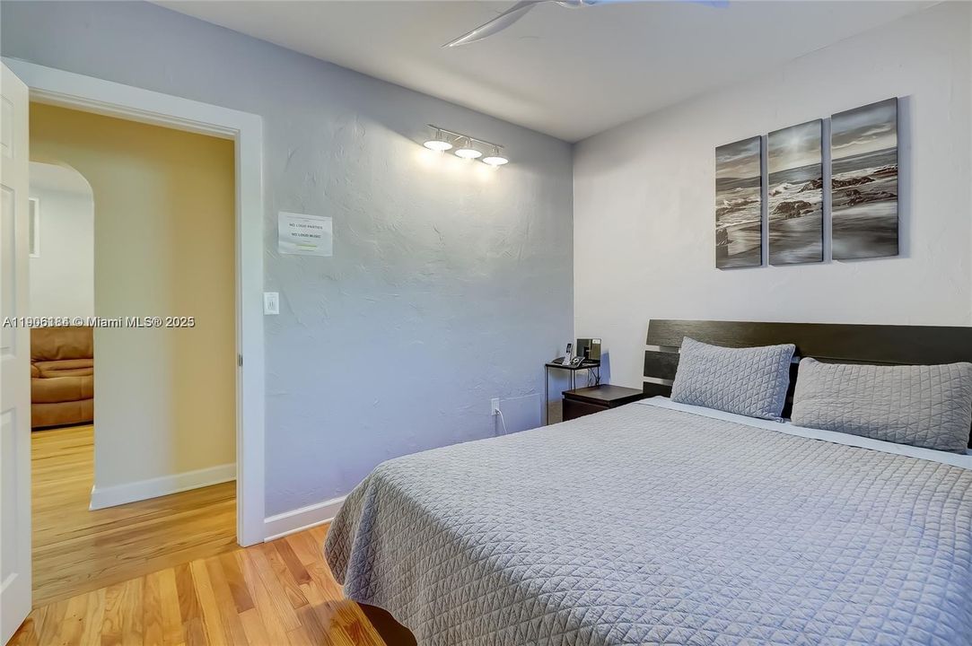 出租: $4,700 (3 贝兹, 2 浴室, 1400 平方英尺)