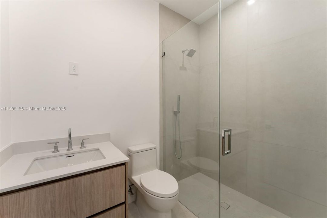 For Sale: $2,450,000 (5 beds, 5 baths, 2509 Square Feet)