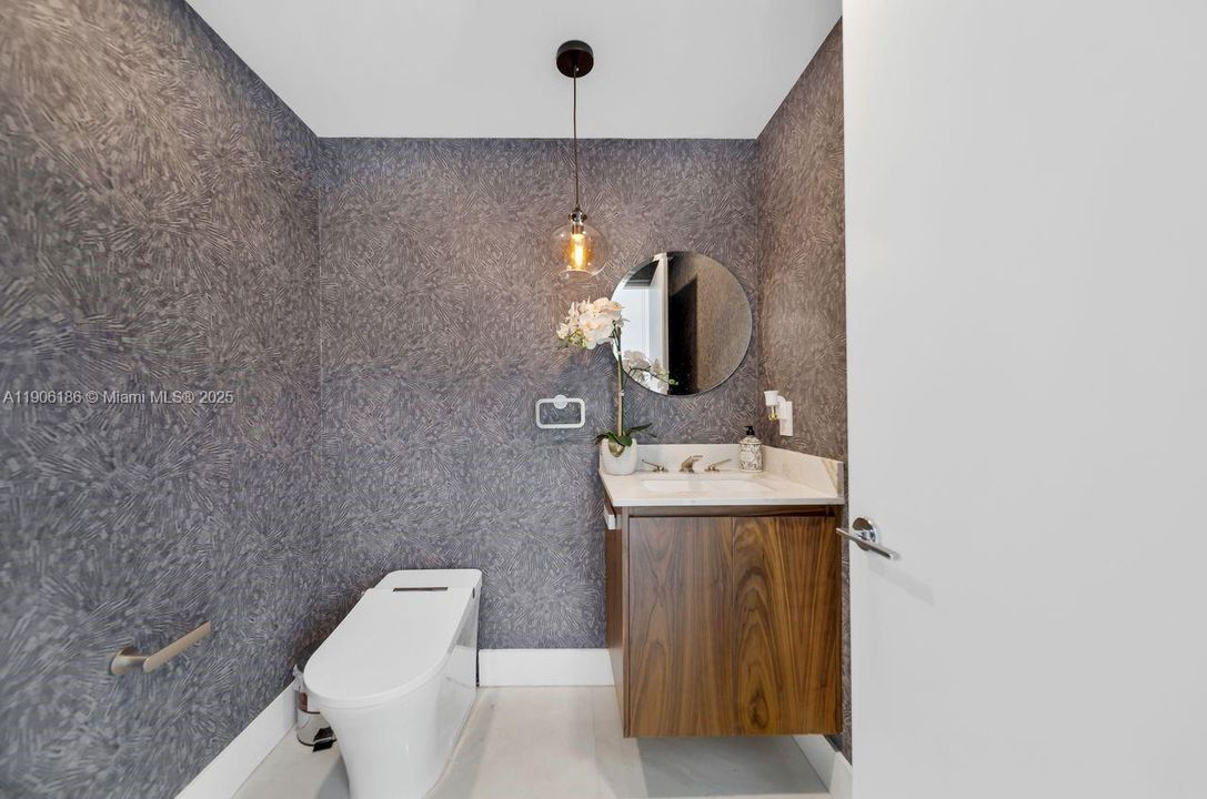 For Sale: $1,485,000 (3 beds, 2 baths, 1607 Square Feet)