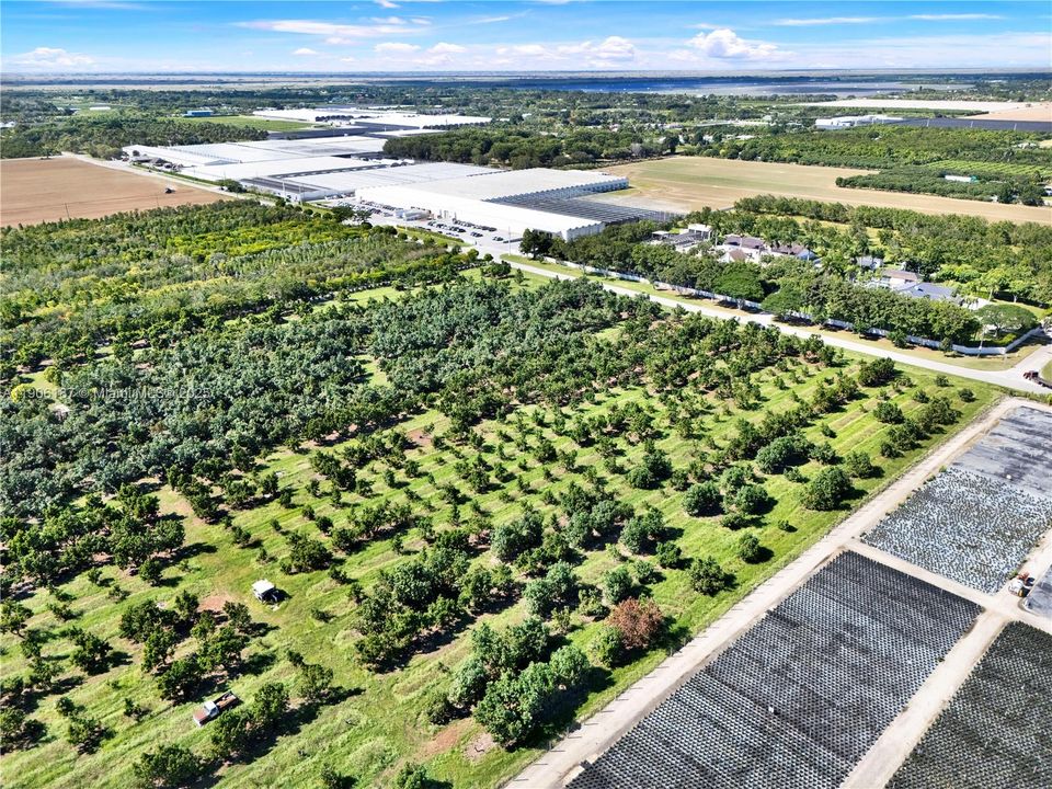 Active With Contract: $800,000 (0 beds, 0 baths, 0 Square Feet)