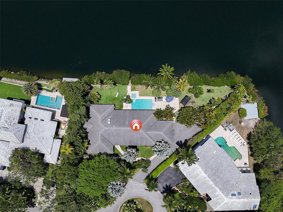 出租: $26,000 (5 贝兹, 5 浴室, 3836 平方英尺)