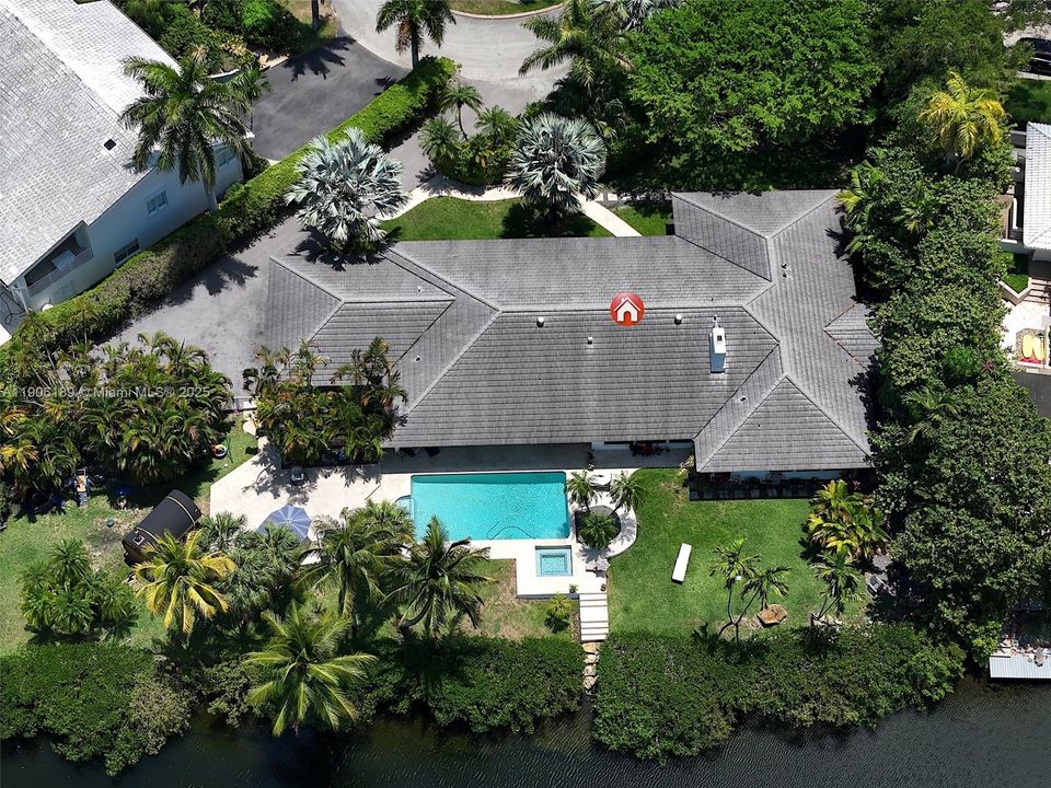 出租: $26,000 (5 贝兹, 5 浴室, 3836 平方英尺)