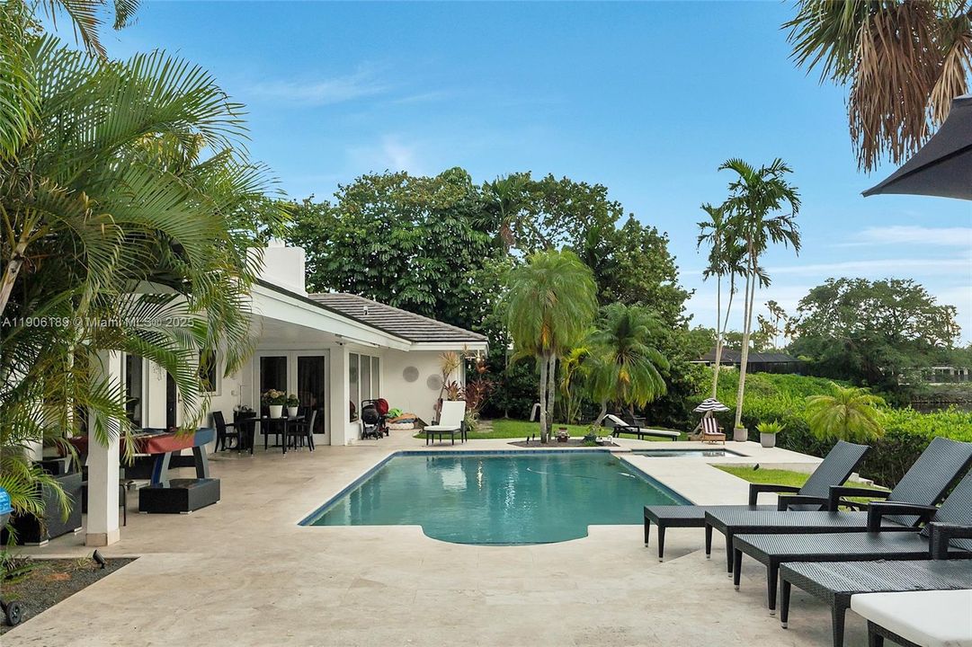 出租: $26,000 (5 贝兹, 5 浴室, 3836 平方英尺)