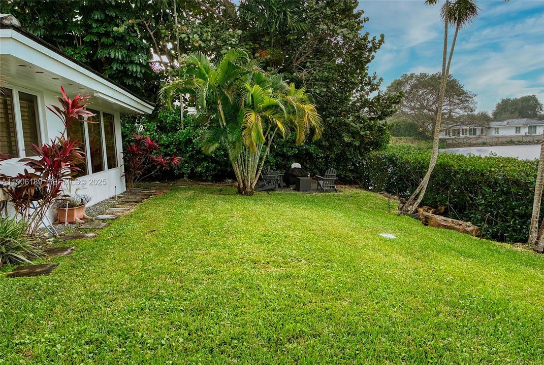 出租: $26,000 (5 贝兹, 5 浴室, 3836 平方英尺)