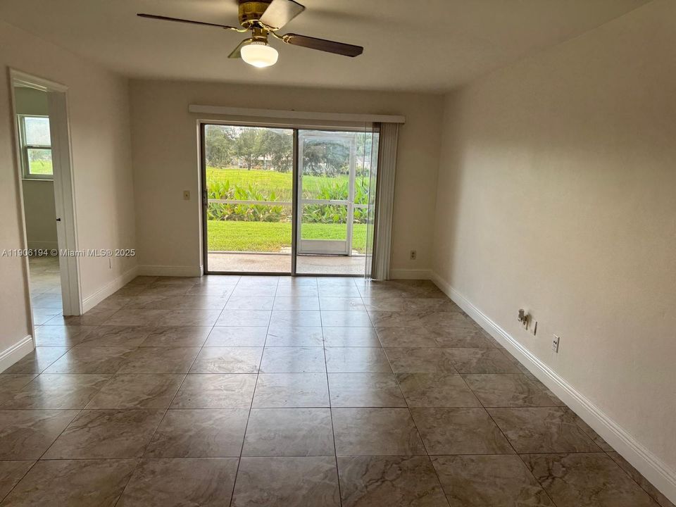 Active With Contract: $2,050 (2 beds, 2 baths, 871 Square Feet)