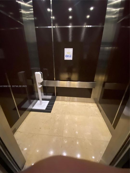 合同活跃: $2,799 (1 贝兹, 1 浴室, 715 平方英尺)