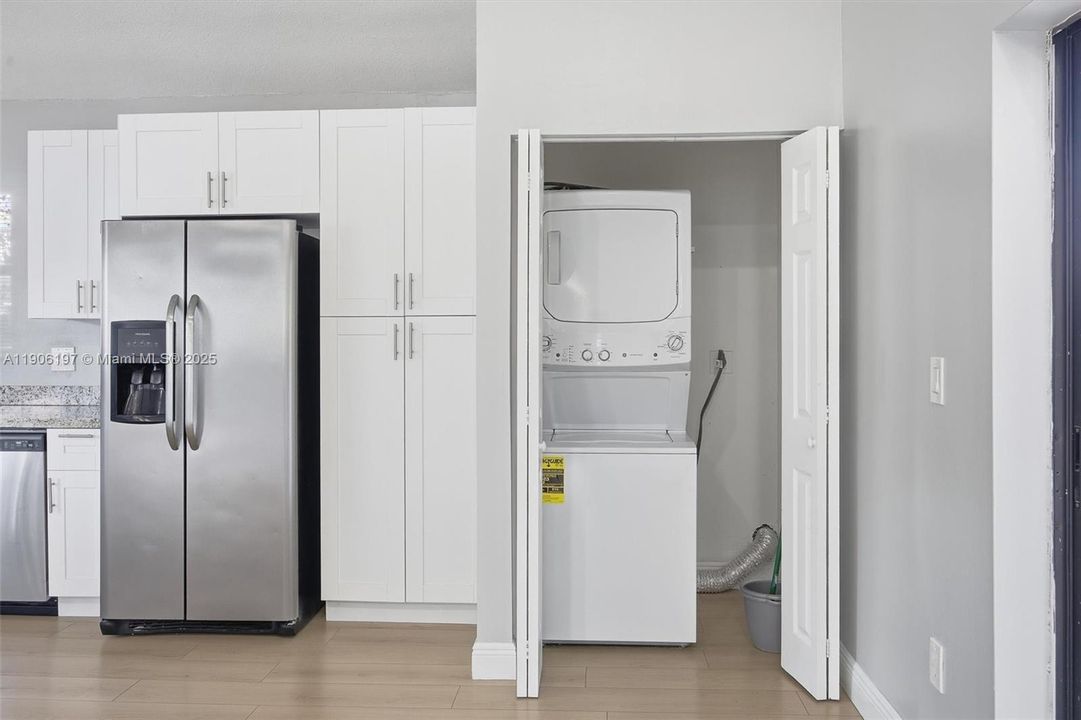 出租: $2,950 (3 贝兹, 2 浴室, 1379 平方英尺)