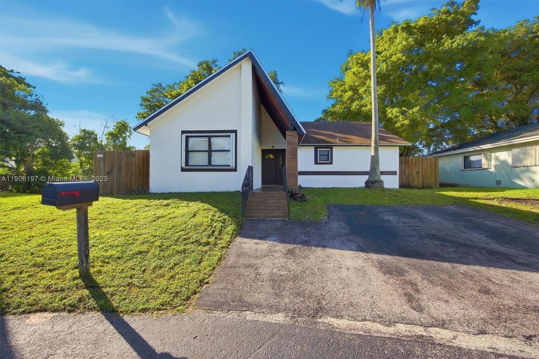 出租: $2,950 (3 贝兹, 2 浴室, 1379 平方英尺)