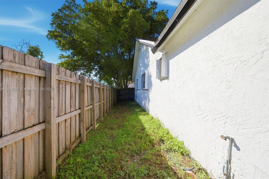 出租: $2,950 (3 贝兹, 2 浴室, 1379 平方英尺)