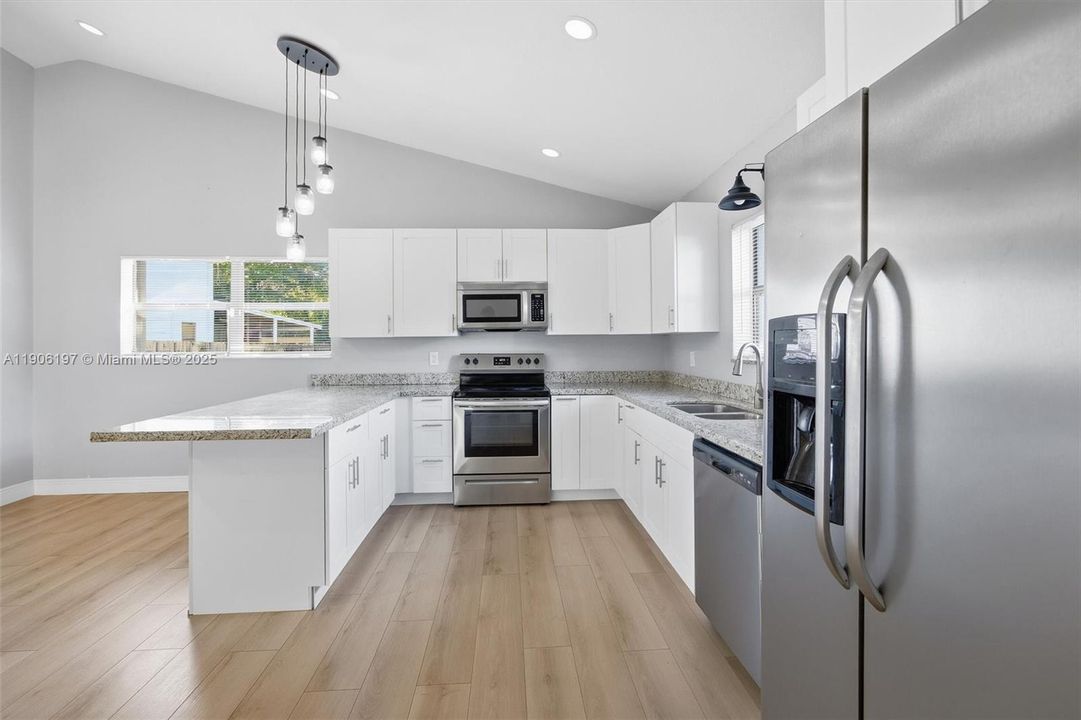 出租: $2,950 (3 贝兹, 2 浴室, 1379 平方英尺)