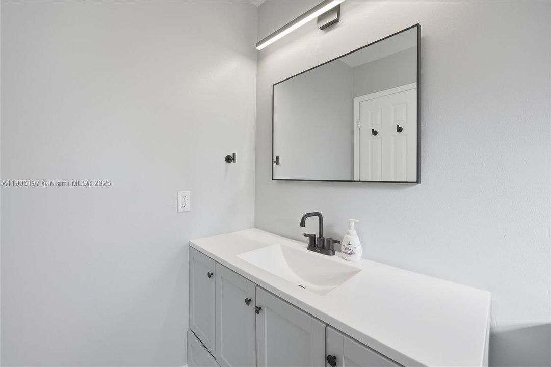 出租: $2,950 (3 贝兹, 2 浴室, 1379 平方英尺)