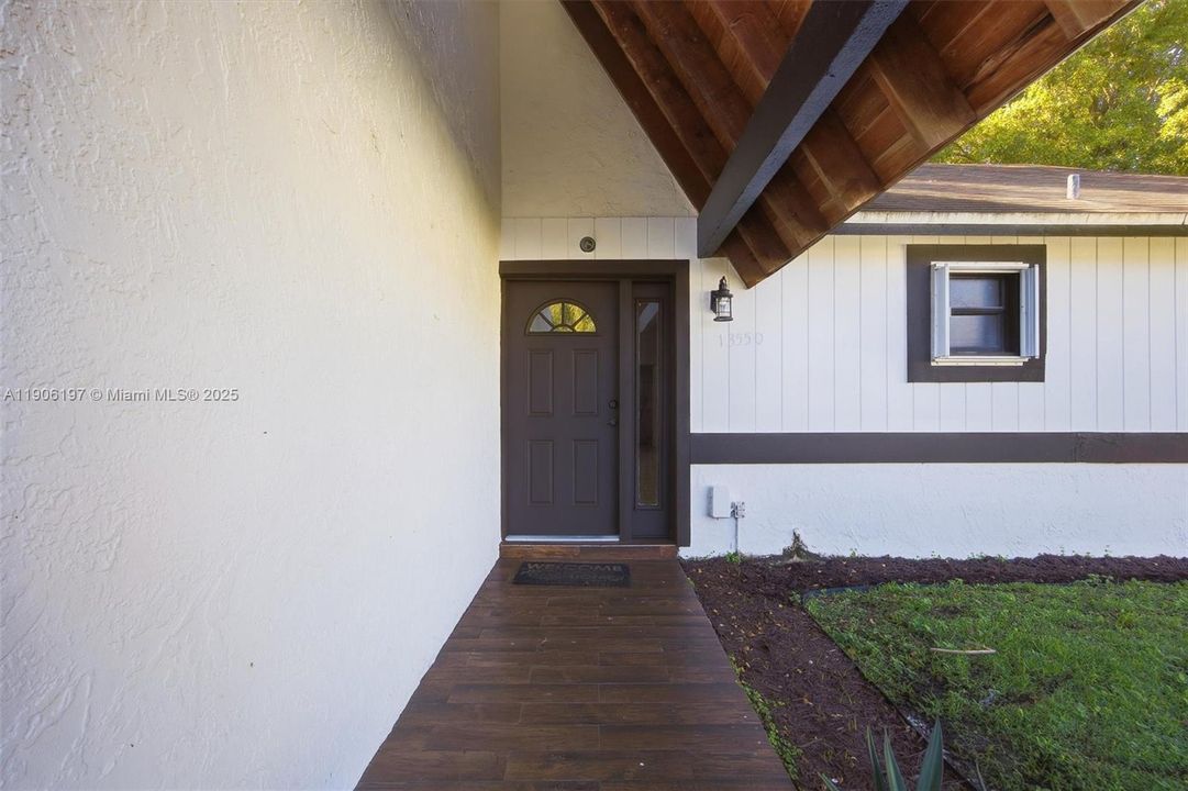 出租: $2,950 (3 贝兹, 2 浴室, 1379 平方英尺)