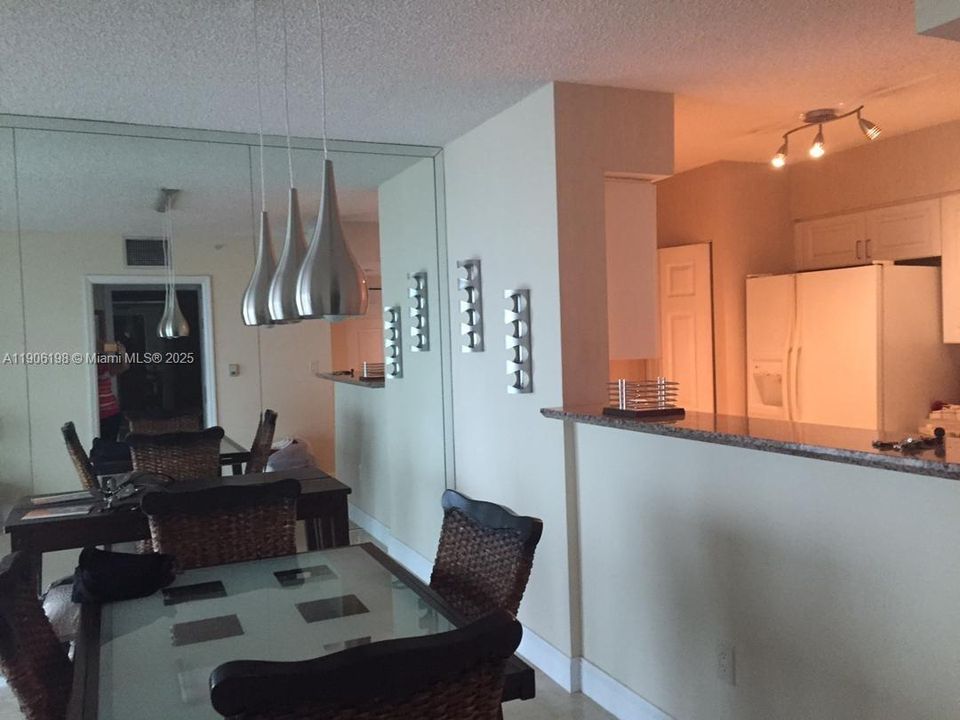 For Sale: $450,000 (1 beds, 1 baths, 760 Square Feet)
