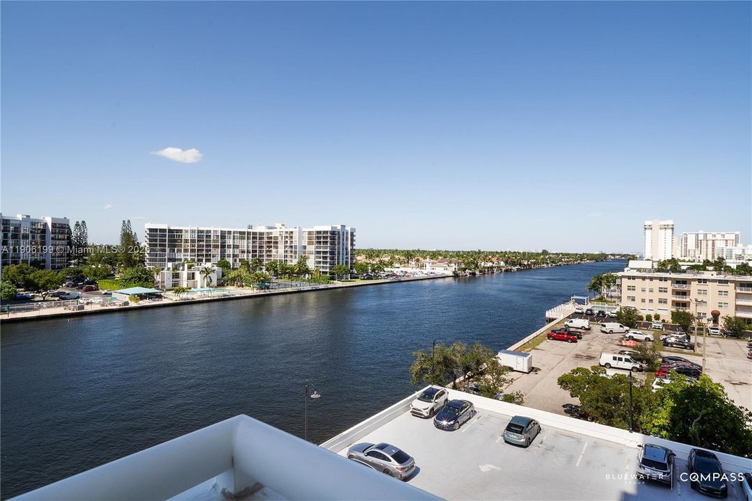 待售: $425,000 (2 贝兹, 2 浴室, 1212 平方英尺)