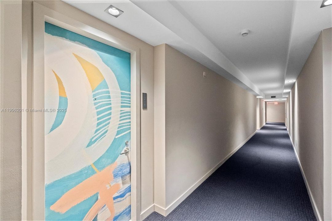 出租: $4,200 (2 贝兹, 2 浴室, 951 平方英尺)