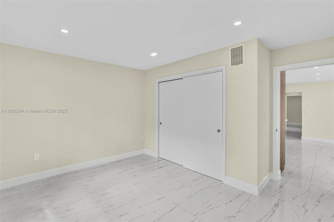 出租: $3,950 (4 贝兹, 3 浴室, 1515 平方英尺)