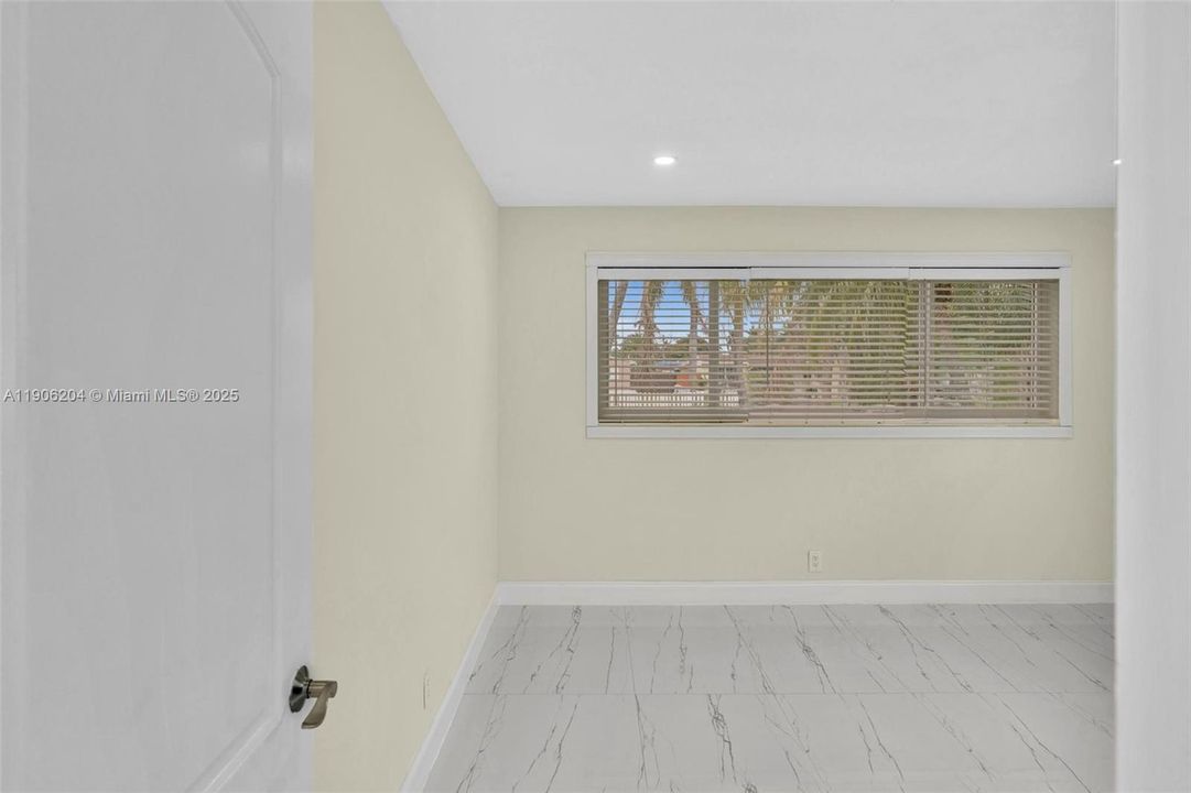 出租: $3,950 (4 贝兹, 3 浴室, 1515 平方英尺)