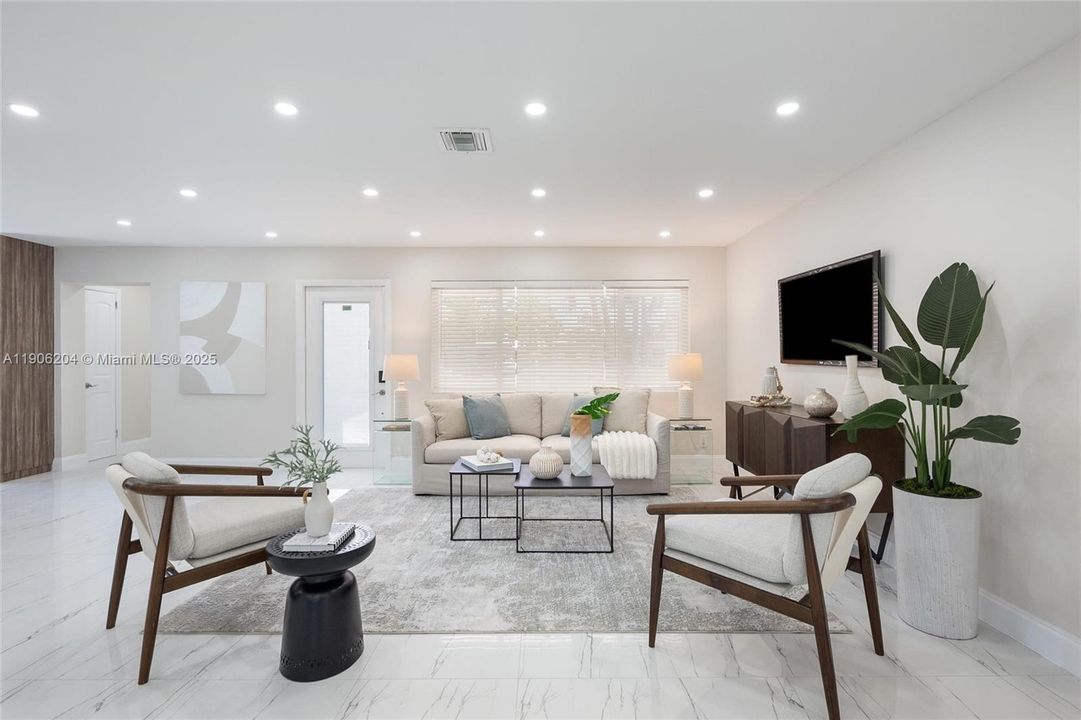 出租: $3,950 (4 贝兹, 3 浴室, 1515 平方英尺)