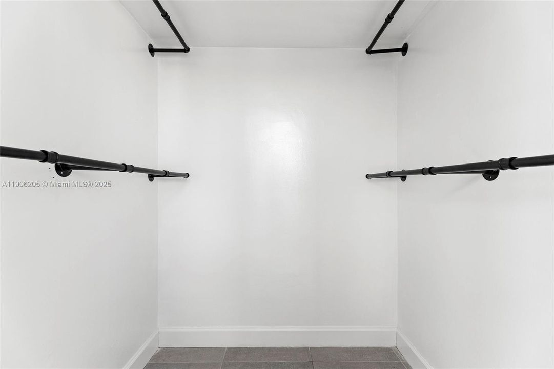 Recently Rented: $3,850 (1 beds, 1 baths, 969 Square Feet)