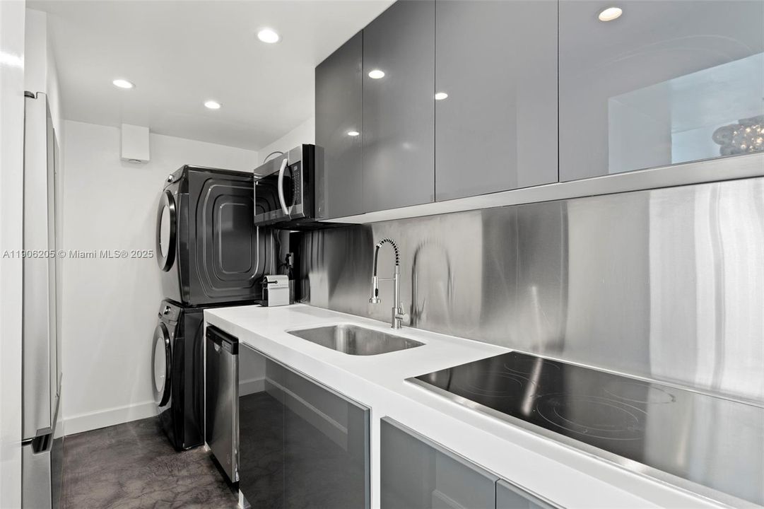 Recently Rented: $3,850 (1 beds, 1 baths, 969 Square Feet)