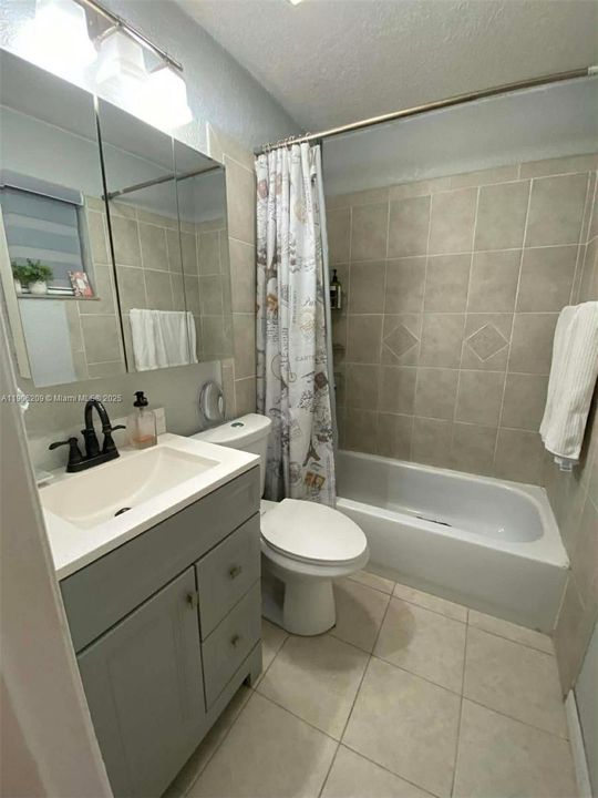 合同活跃: $320,000 (3 贝兹, 2 浴室, 1125 平方英尺)