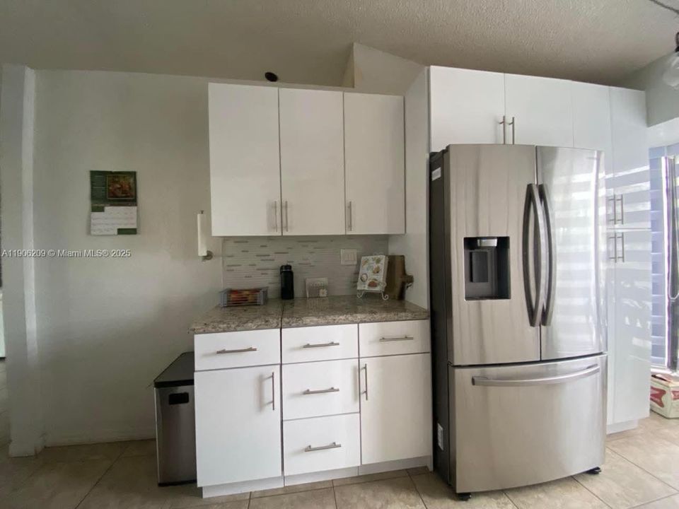 合同活跃: $320,000 (3 贝兹, 2 浴室, 1125 平方英尺)