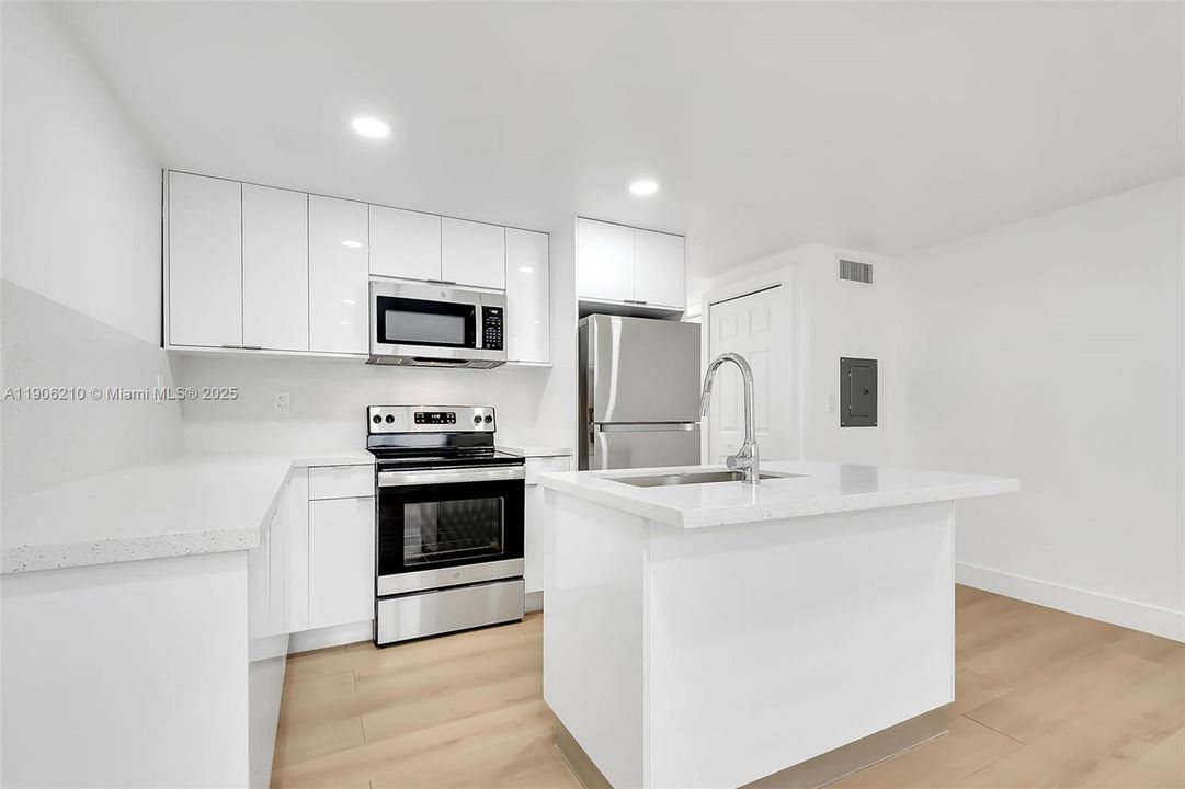 Recently Rented: $2,100 (1 beds, 1 baths, 7432 Square Feet)