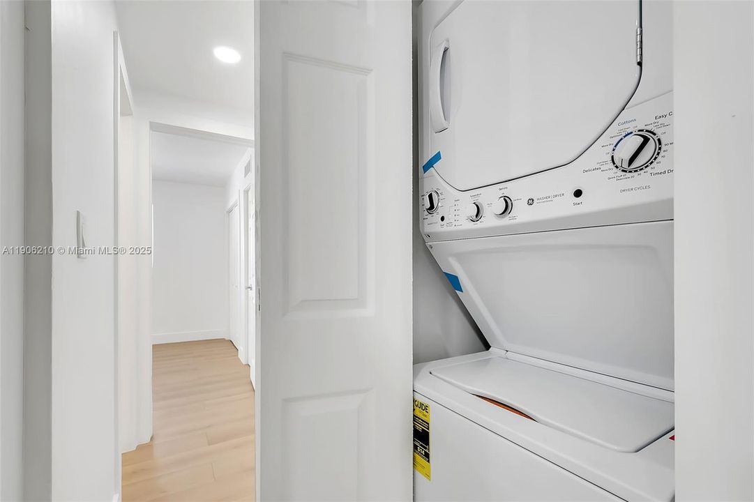 Recently Rented: $2,100 (1 beds, 1 baths, 7432 Square Feet)