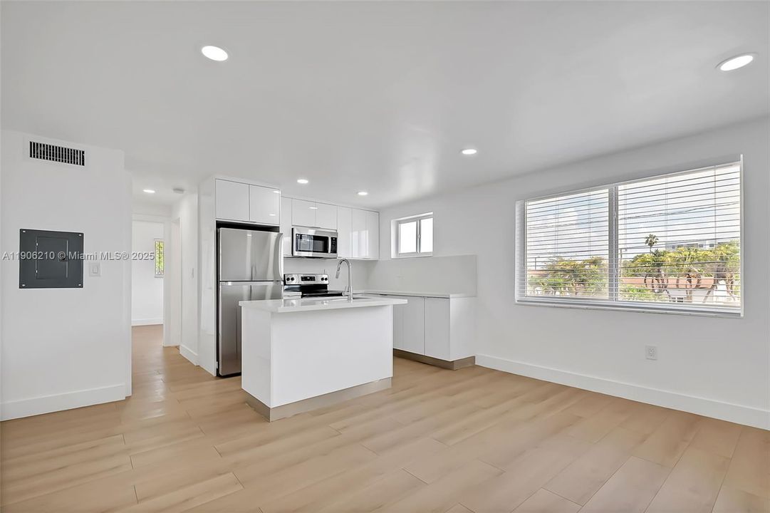 Recently Rented: $2,100 (1 beds, 1 baths, 7432 Square Feet)