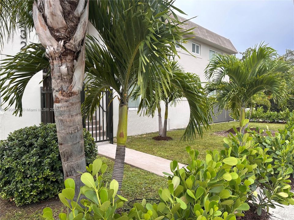 Recently Rented: $2,100 (1 beds, 1 baths, 7432 Square Feet)