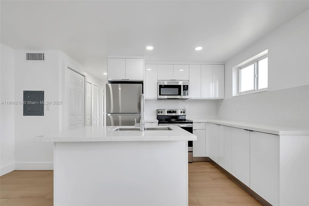 Recently Rented: $2,100 (1 beds, 1 baths, 7432 Square Feet)