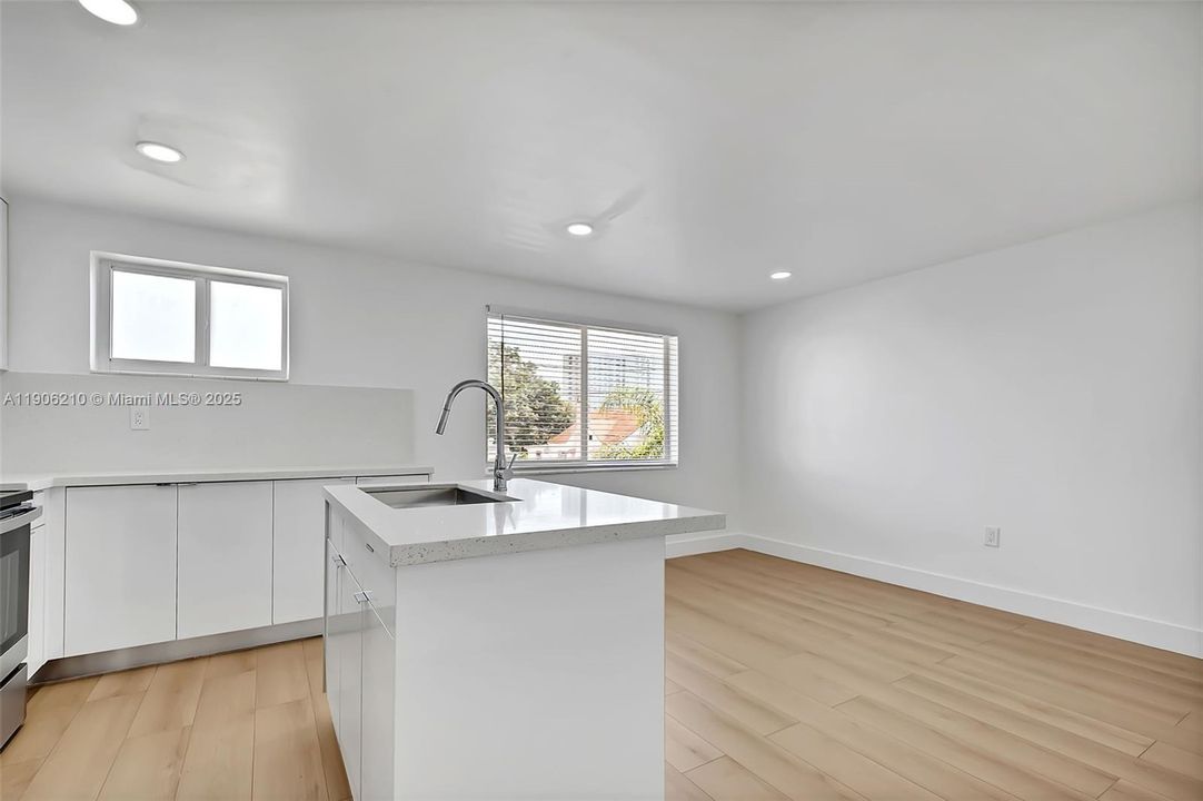 Recently Rented: $2,100 (1 beds, 1 baths, 7432 Square Feet)