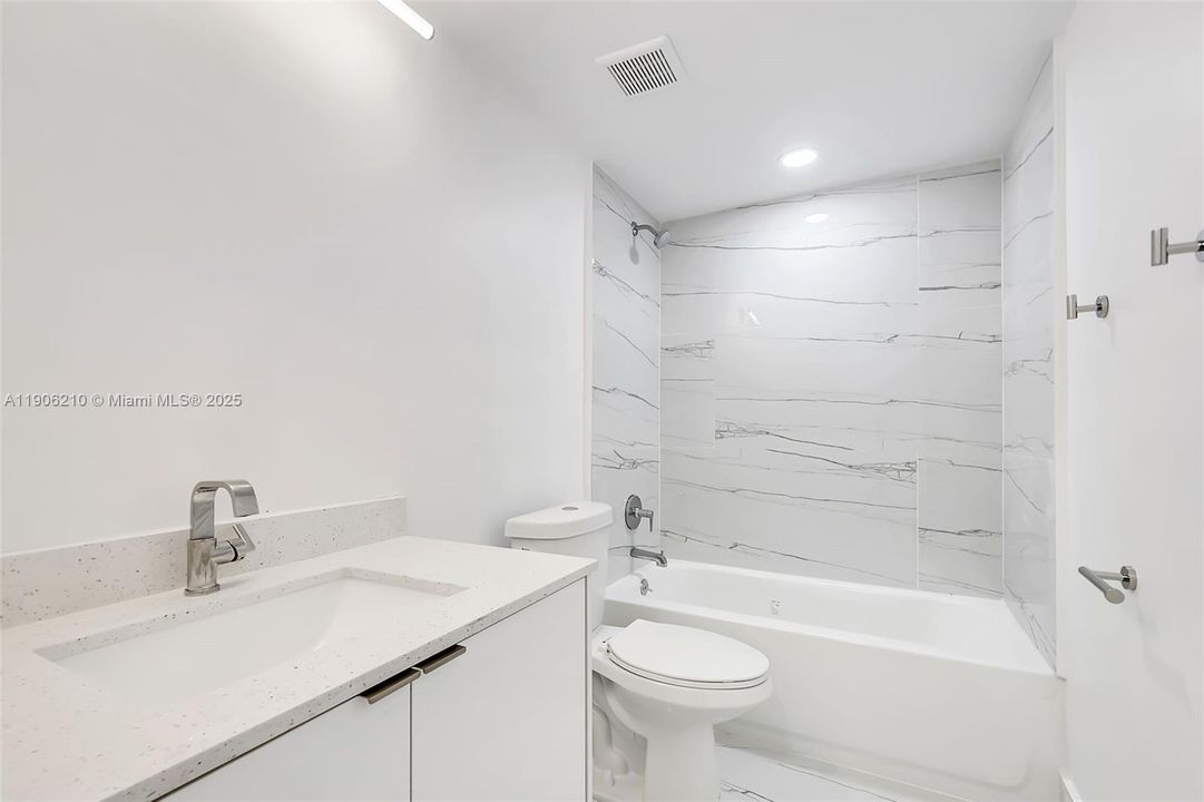 Recently Rented: $2,100 (1 beds, 1 baths, 7432 Square Feet)