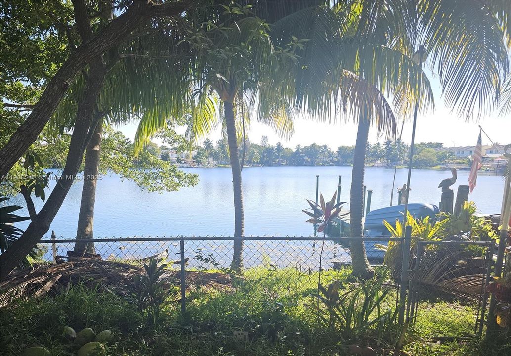 На продажу: $379,000 (2 спален, 2 ванн, 1344 Квадратных фут)