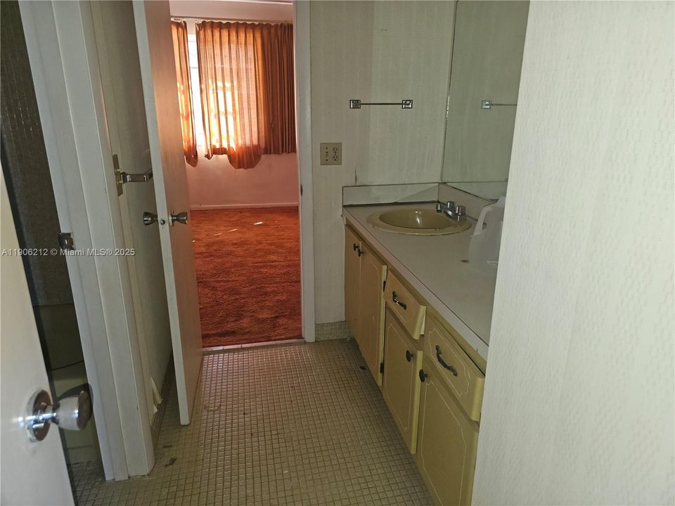 На продажу: $379,000 (2 спален, 2 ванн, 1344 Квадратных фут)